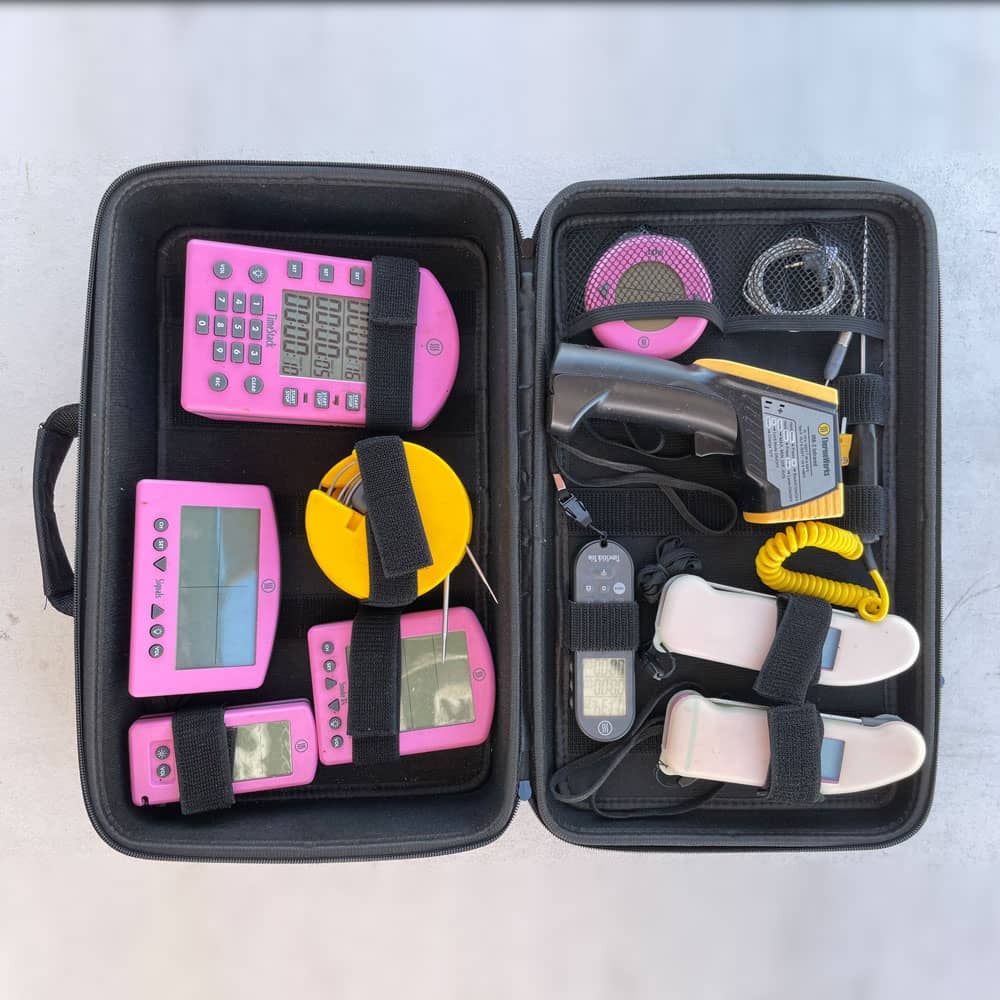 TX-1017X-C2-extra-large-zippered-storage-case-g05.jpg
