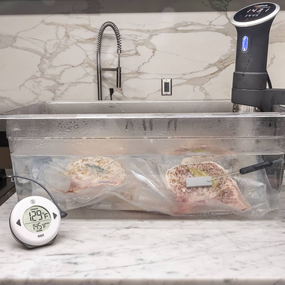 TX-1200-SV-dot-sous-vide-kit-g02.jpg
